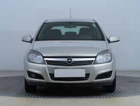 Opel Astra - 2011