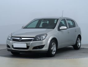 Opel Astra - 2011