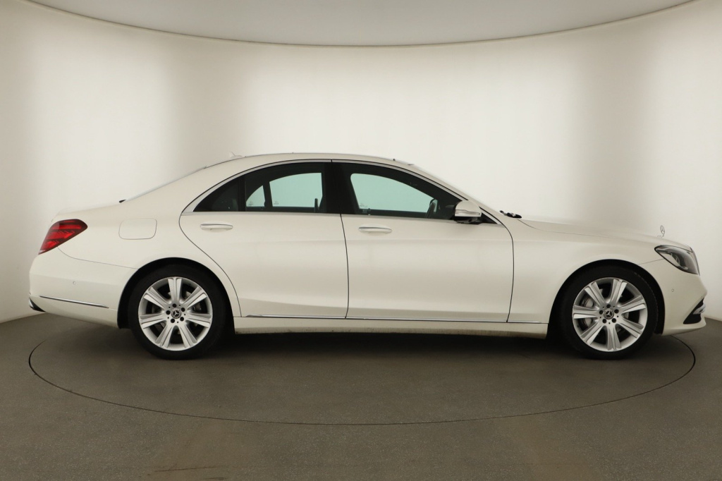 Mercedes-Benz S