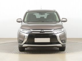 Mitsubishi Outlander - 2016