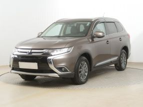 Mitsubishi Outlander - 2016