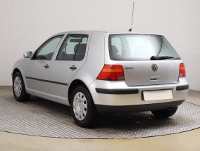 Volkswagen Golf - 2002
