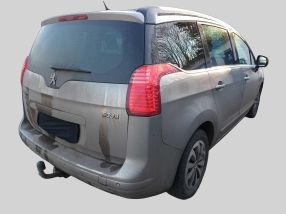 Peugeot 5008 - 2012