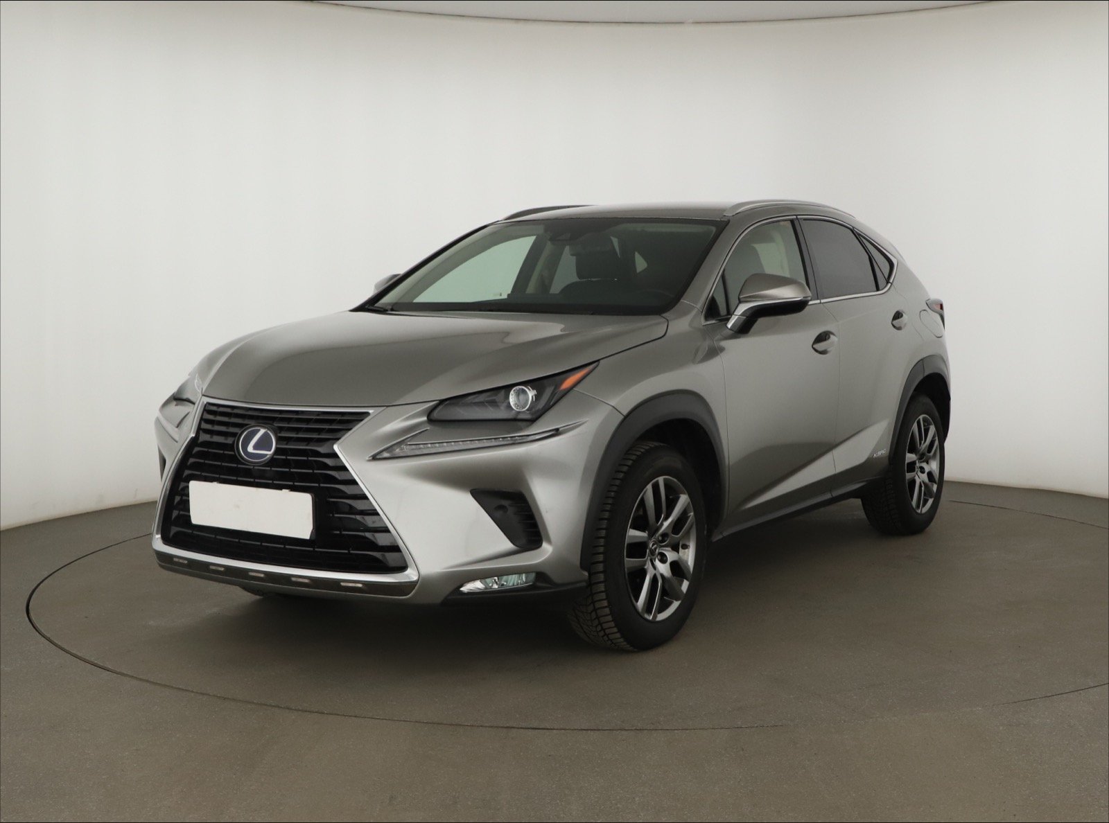Lexus NX - 2021
