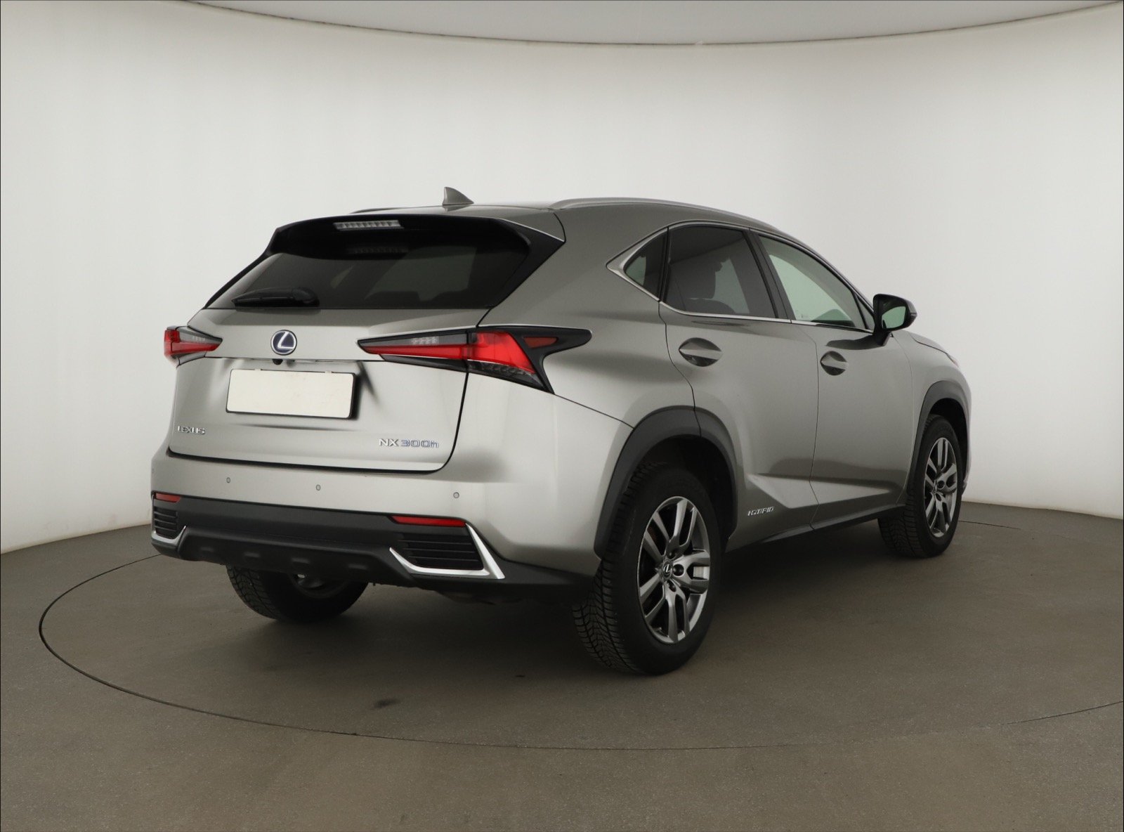 Lexus NX - 2021