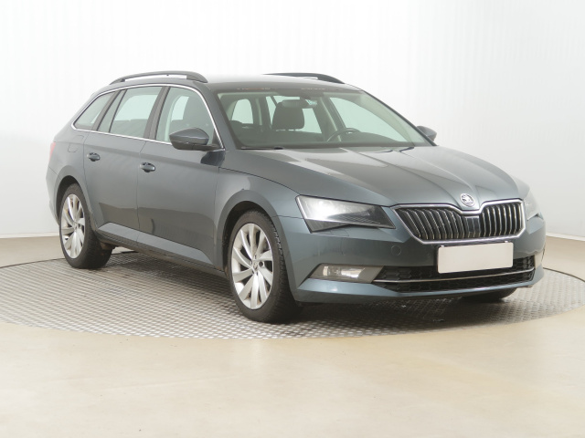 Škoda Superb 2016