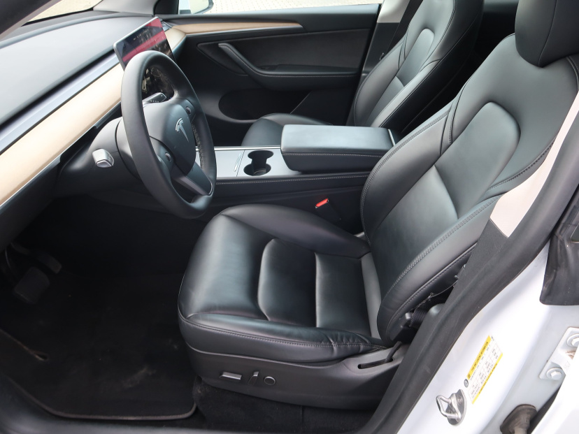 Tesla Model Y, 2021