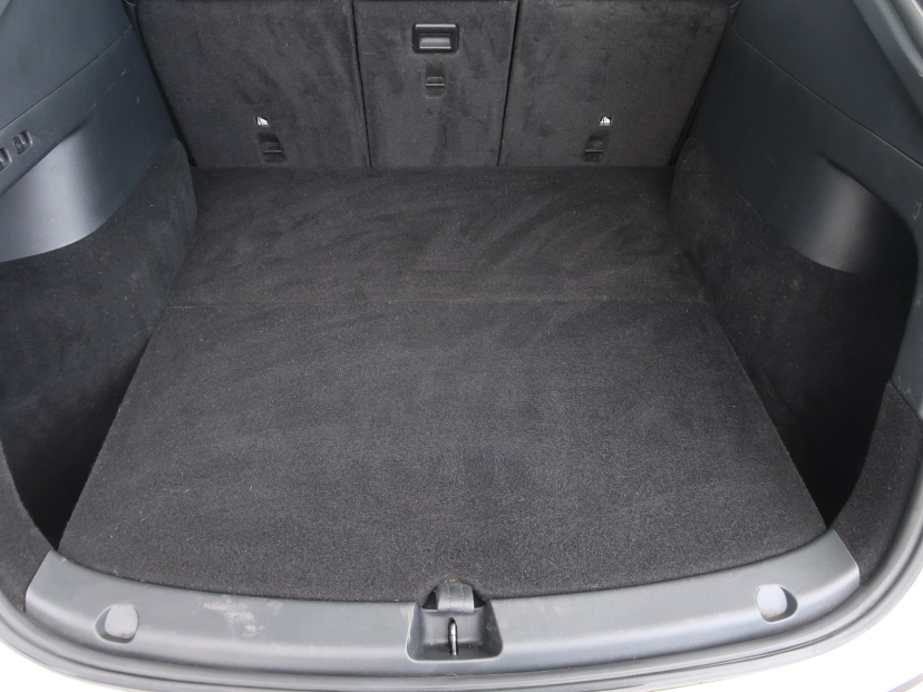Tesla Model Y, 2021
