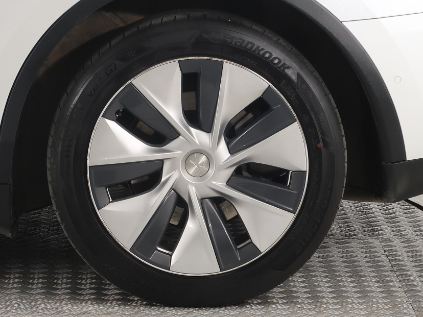 Tesla Model Y, 2021