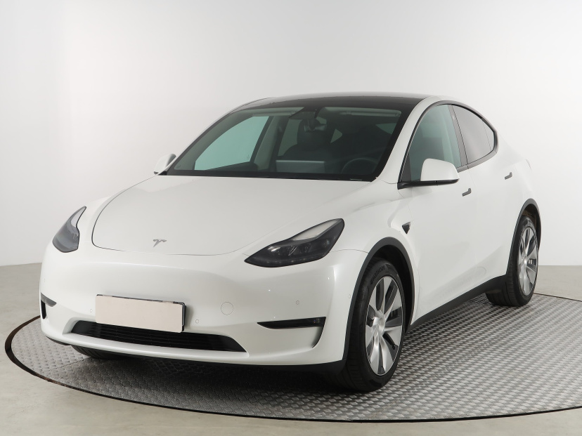 Tesla Model Y, 2021