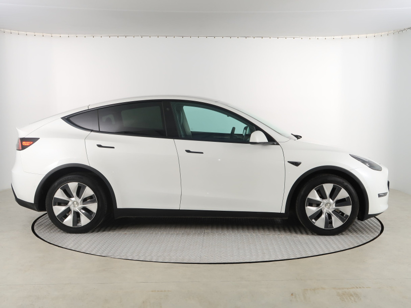 Tesla Model Y, 2021
