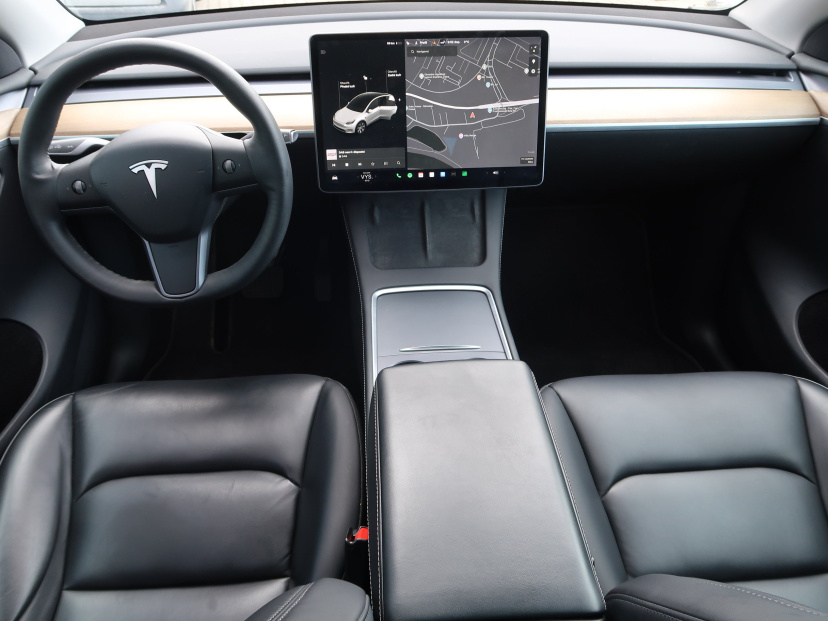 Tesla Model Y, 2021
