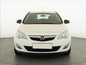 Opel Astra - 2011