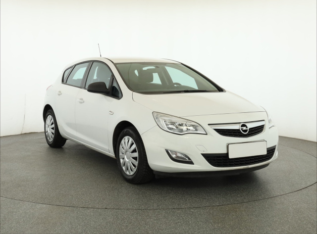 Opel Astra 2011