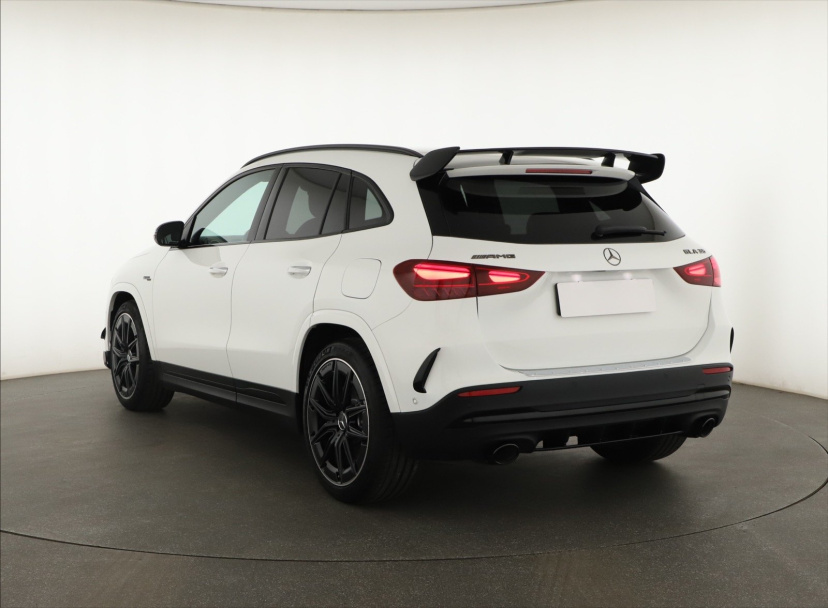 Mercedes-Benz GLA, 2026