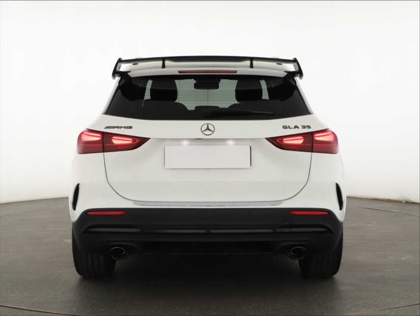 Mercedes-Benz GLA, 2026