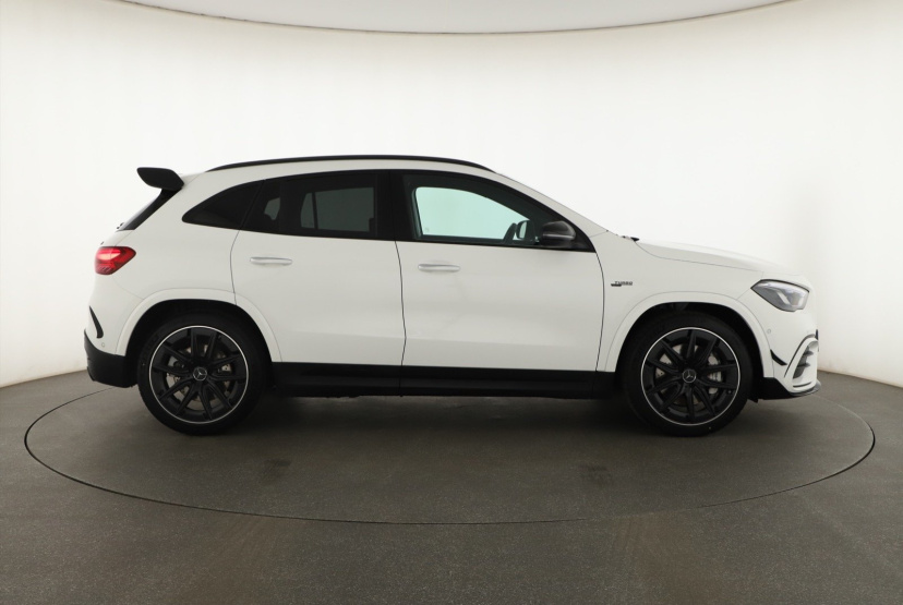 Mercedes-Benz GLA, 2026