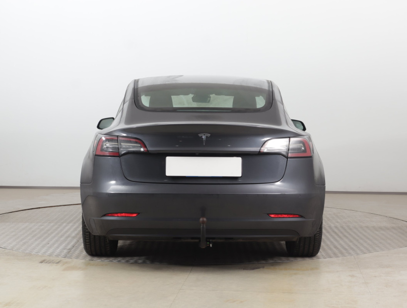 Tesla Model 3, 2021