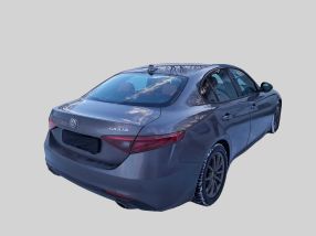 Alfa Romeo Giulia - 2016