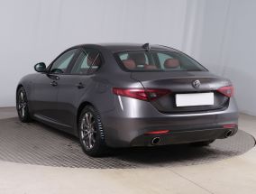 Alfa Romeo Giulia - 2016