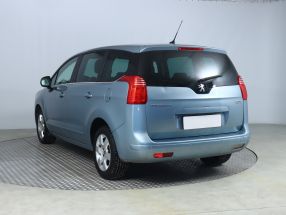 Peugeot 5008 - 2012