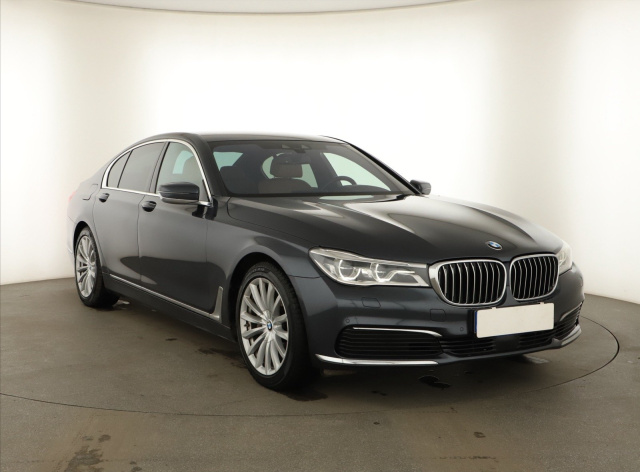 BMW 7 2016