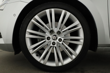 Škoda Superb - 2021