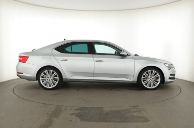 Škoda Superb - 2021