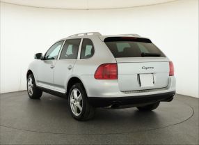 Porsche Cayenne - 2005