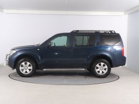 Nissan Pathfinder - 2005