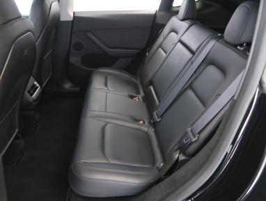 Tesla Model Y - 2024