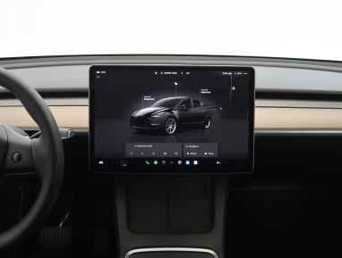 Tesla Model Y - 2024