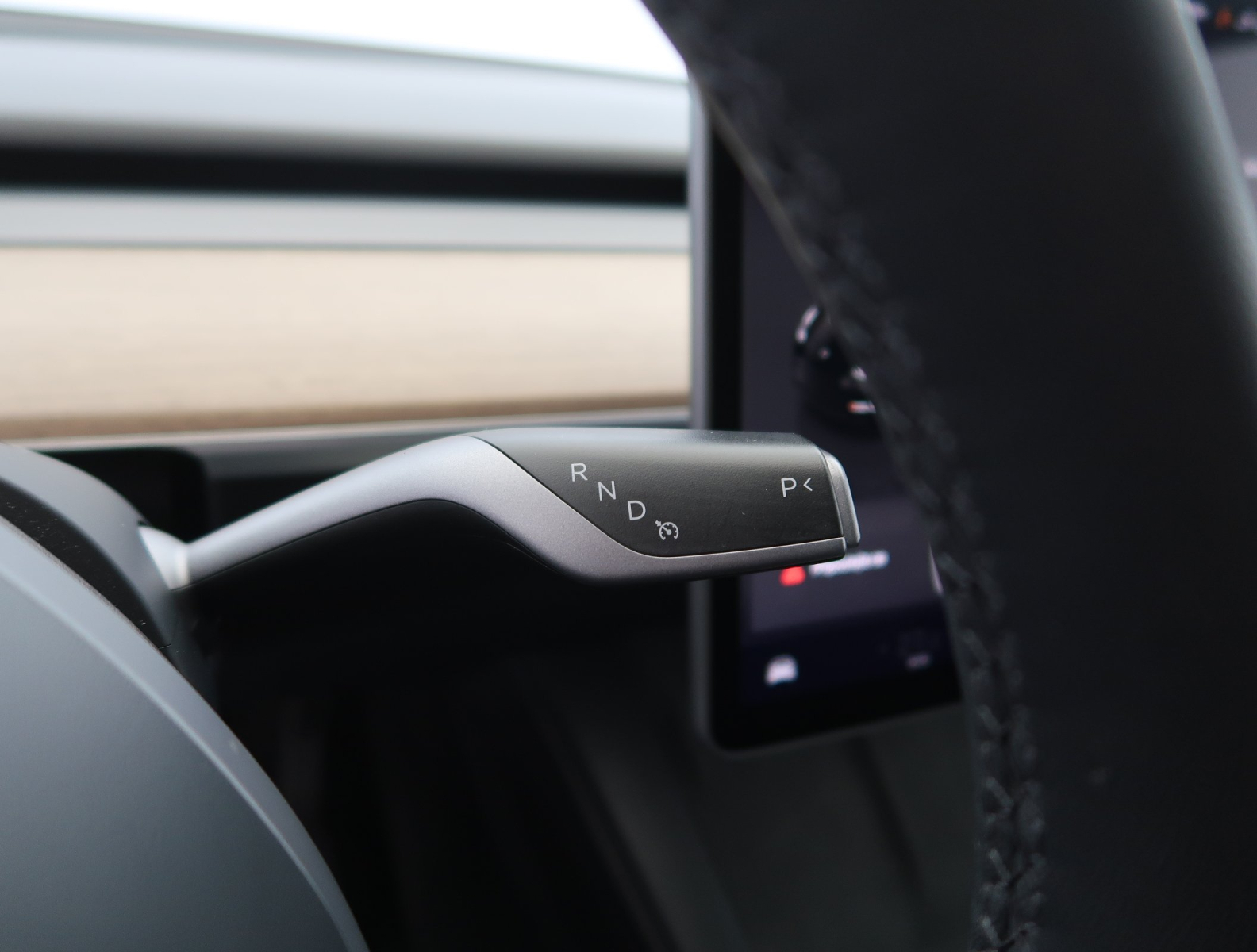 Tesla Model Y - 2024