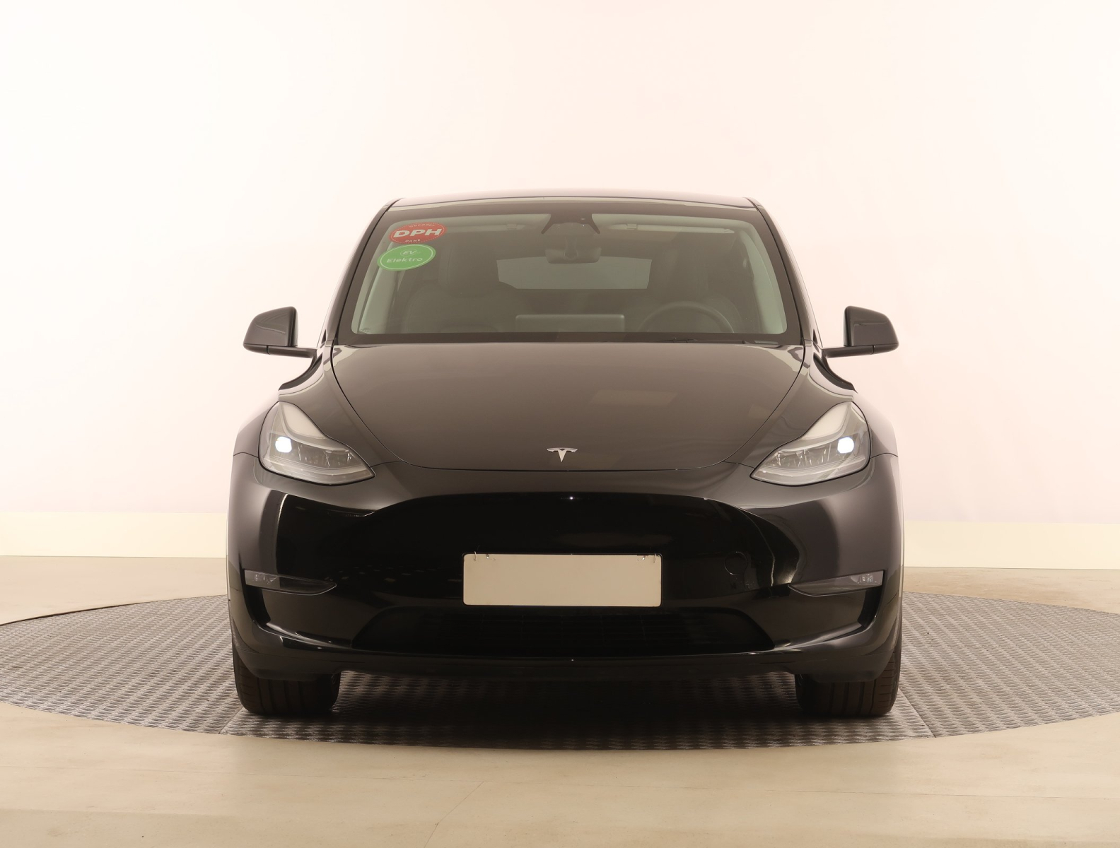 Tesla Model Y - 2024