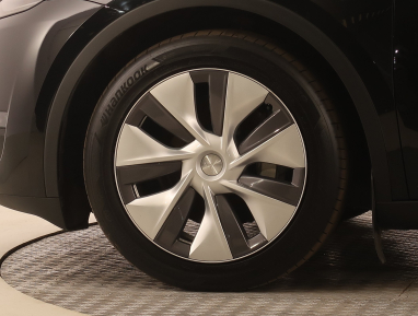 Tesla Model Y - 2024