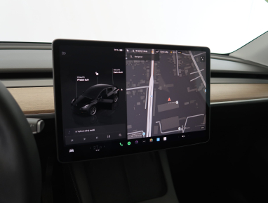 Tesla Model Y - 2024