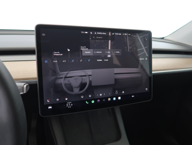 Tesla Model Y - 2024