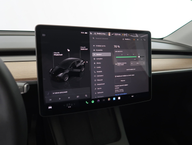 Tesla Model Y - 2024