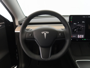 Tesla Model Y - 2024