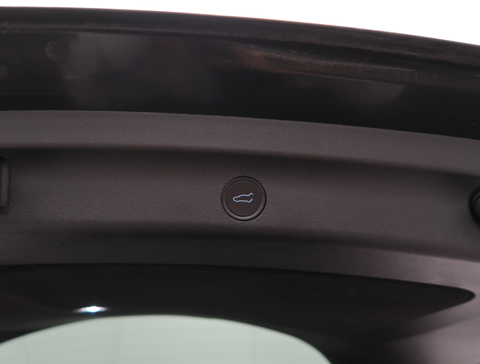 Tesla Model Y - 2024