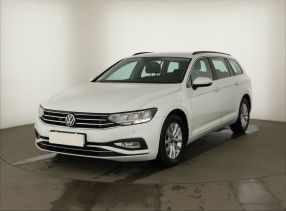 Volkswagen Passat - 2021