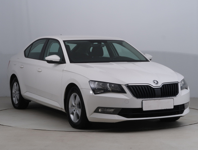 Škoda Superb 2016
