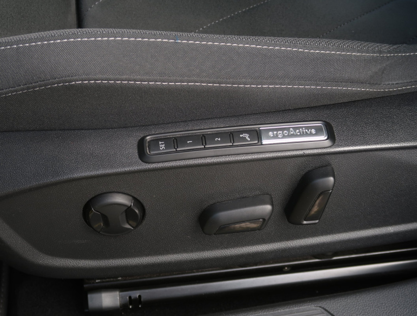 Volkswagen Golf, 2020