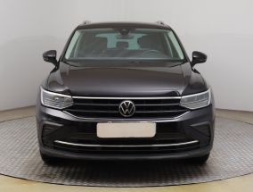 Volkswagen Tiguan - 2021