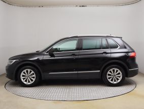Volkswagen Tiguan - 2021