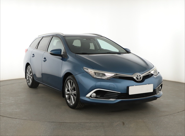 Toyota Auris 2016