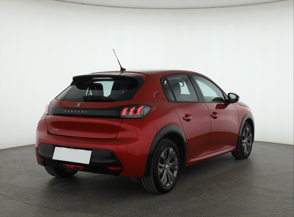 Peugeot e-208