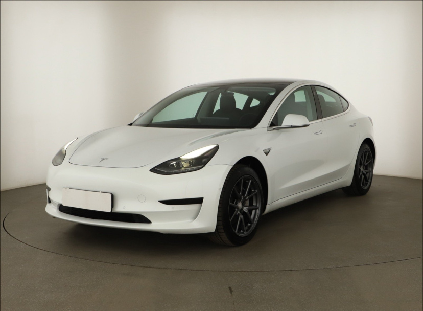 Tesla Model 3, 2020