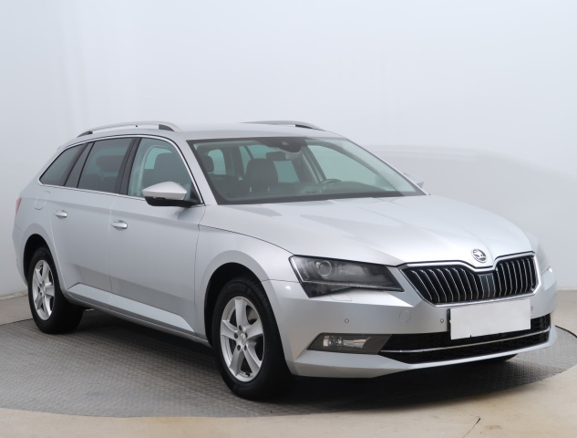 Škoda Superb 2016