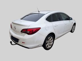Opel Astra - 2012